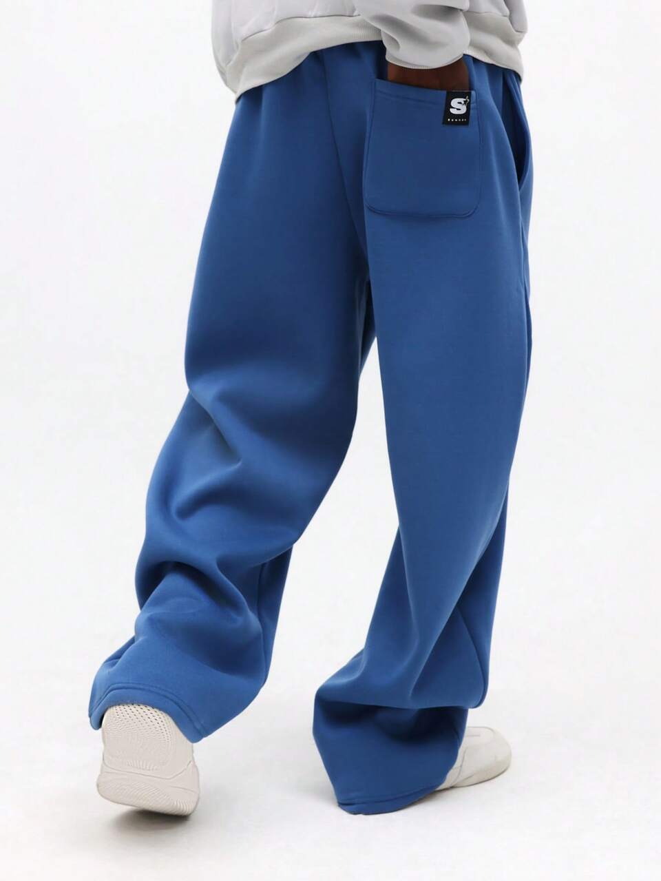 SUMWON Straight Leg Drawstring Sweatpants With Script Logo Embroidery For Casual Comfort And Everyday Wear Plain