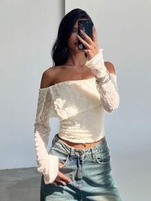 Aloruh Áo thun dài tay trễ vai nhún bèo họa tiết thời trang nữ - Màu be - Xem 8