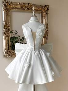 Lovelzi Elegant, Romantic, Fashionable, Dignified, Palace Style, White, Satin, Tight Fishbone, Floral Decoration, Oversized Bow Train, A-Line, Suitable For Bachelorette Parties, Weddings, Graduation Ceremonies, Vacations, Birthday Parties, Bridal Showers (Bow Is Detachable) - White - View 2