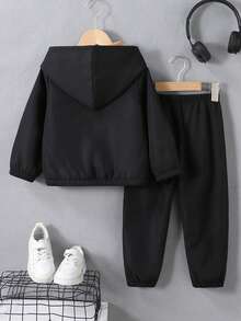 SHEIN 2 件套年轻男孩字母印花连帽夹克和裤子，休闲保暖内衬，秋冬 - 黑色 - 查看 2