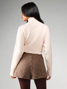 MISSGUIDED High Waisted Houndstooth Print Belted Mini Shorts With Zipper Front Detail - Brown - View 2