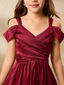 少女缎面露肩 A 字裙，带荷叶边袖，优雅花童礼服，适合婚礼、舞会、生日派对、万圣节、圣诞节 - 酒紅色 - 查看 8