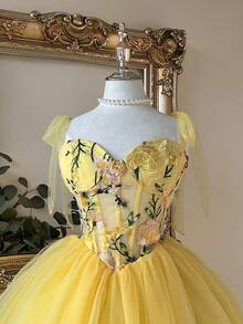 Lovelzi 春夏优雅浪漫浅黄色网纱刺绣3D提花吊带蝴蝶结鱼骨V腰泡泡裙，适合婚礼宾客、晚宴、单身派对、约会、婚礼、返校季、毕业季、成人礼、节日、生日、舞会、情人节等场合。 - 黃色 - 查看 3