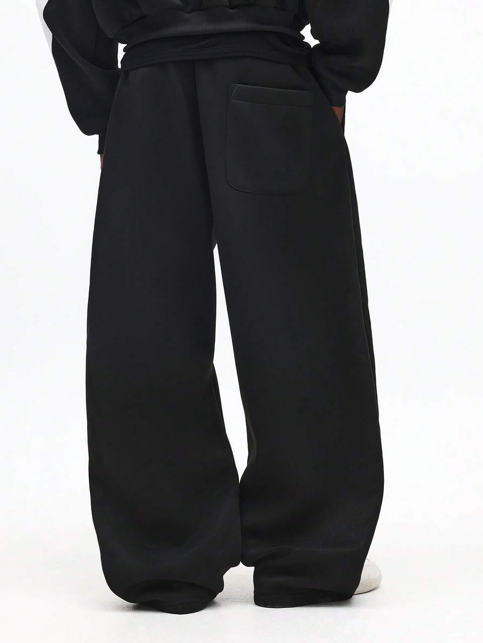 SUMWON Loose Fit Sweatpants With Side Stripe Panel Detail For Casual Everyday Wear Plain