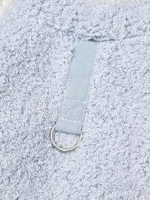 PETSIN 圣诞天鹅绒宠物狗和猫连帽衫 - 超温暖毛绒羊毛秋冬运动衫背心，配有安全牵引扣，适合小型犬、小猫、泰迪犬品种的节日外套，适合室内休闲和户外散步 - 藍色 - 查看 8