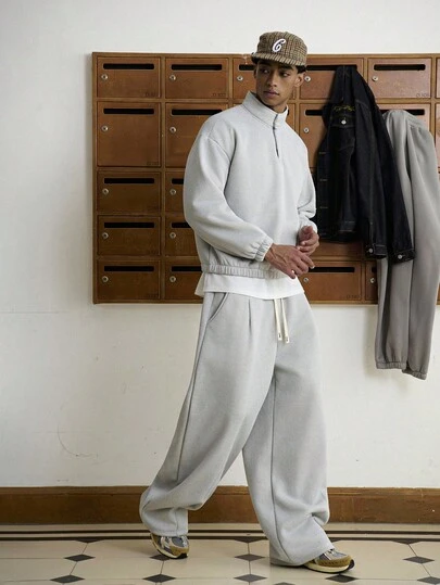 Manfinity Roghcode 2 件套男士时尚针织套头衫和运动裤套装，立领套头衫和宽松抽绳腰阔腿运动裤，针织运动服套装，极简色调，宽松版型，立领设计，毛绒面料，休闲，运动装，街头装，时尚装扮，节日/男友/丈夫礼物，秋冬装