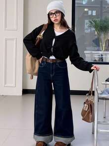 SHEIN 黑色V领女童开衫，饰有手工编织的小羊毛蝴蝶结和隐形纽扣。适合春、秋、冬季穿着。柔软舒适，适合日常穿着和旅行。 - 黑色 - 查看 10