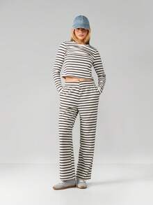 MISSGUIDED 横条纹长袖圆领休闲套装搭配阔腿裤，带来休闲舒适感 - 彩色 - 查看 4