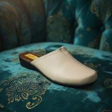 Women Clogs - 米色 - 查看 4