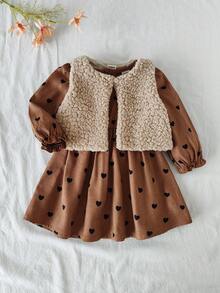 SHEIN Vintaside Kids 2 pièces/Set Veste sans manches style campagnard pour tout-petits filles + Robe à manches bouffantes en velours côtelé, Tenue décontractée mignonne pour tous les jours, Épaisse et chaude, Design minimaliste et élégant, Automne/Hiver - Tabac - Voir 3
