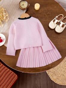 SHEIN 2 peças/Conjunto Cardigan de Tricô Rosa Pastel com Laço Preto & Saia Plissada, Roupa Macia e Confortável de Volta às Aulas de Outono para Meninas Jovens, Festa e Creche - Rosa Bebê - Visão 4