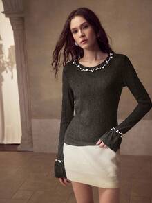 MOTF PREMIUM FAUX PEARL DECOR ELEGANT CASUAL COMMUTE FITTED T-SHIRT - Grey - View 4