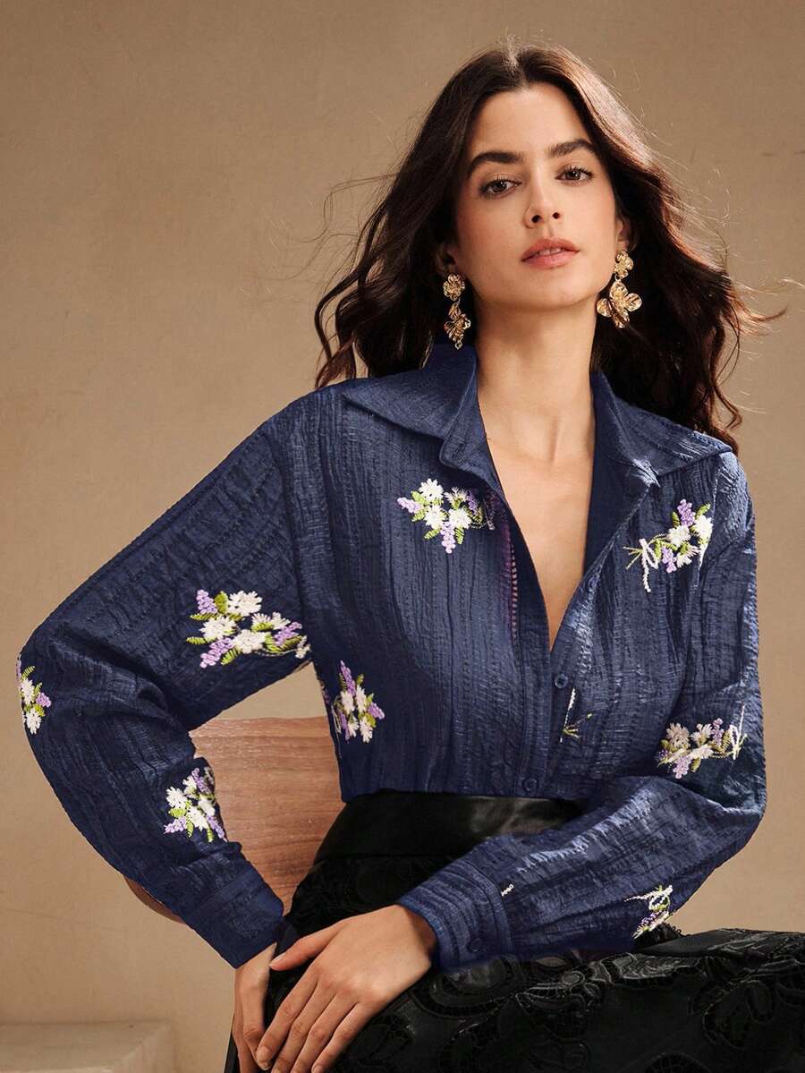 Anewsta 女式纯色纹理花卉刺绣落肩衬衫 - 藏蓝色 - 查看 1