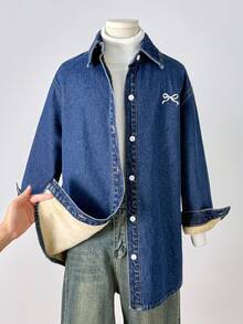 SHEIN 少女Y2K 90年代冬季保暖内衬蝴蝶结刺绣宽松蓝色牛仔长款衬衫外套，休闲百搭，适合女孩秋冬日常穿着和街头服饰，也适合女孩万圣节和圣诞节装扮，女孩冬季外套，少女牛仔外套，冬季服装 - 深色水洗藍 - 查看 7