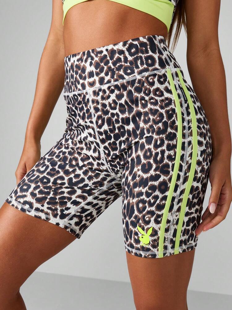 Missguided x Playboy ネオンカラーのトリムが入ったハイウエストのヒョウ柄サイクリングショーツ