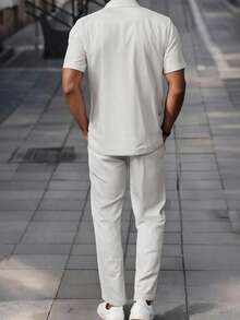 Manfinity Homme 男士纯色衬衫和裤子套装，休闲夏季服装 - 米色 - 查看 2