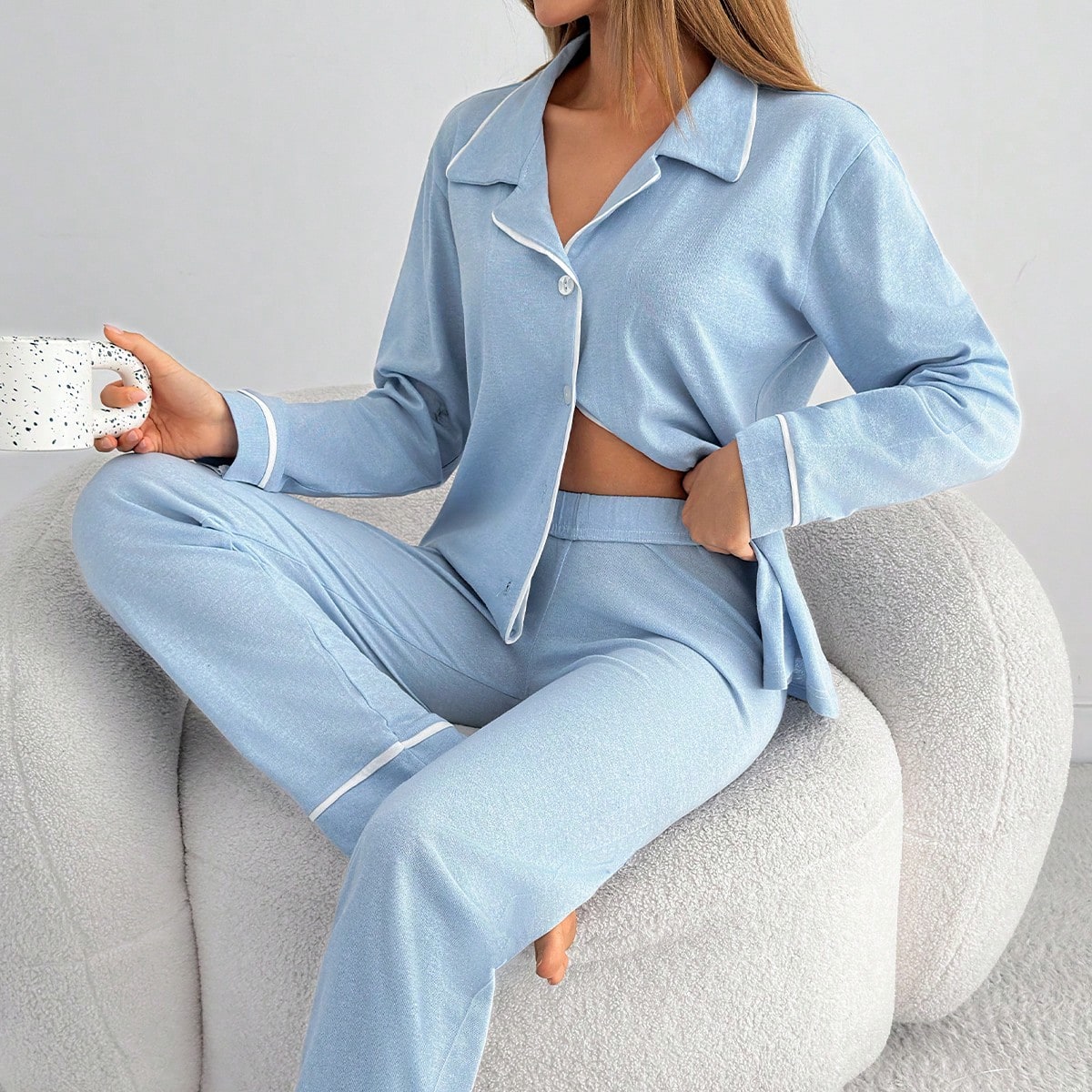 Conjunto de pijama casual clásico de botones en azul bebé - Parte superior de manga larga suave y pantalones rectos cómodos para estar en casa