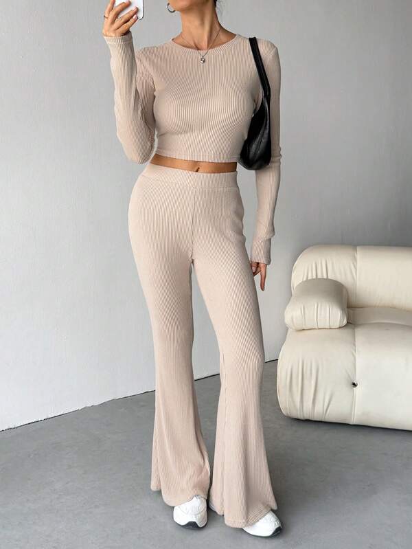 SHEIN Tall Set de 2 piezas de camiseta de manga larga de cuello redondo ajustada y pantalones acampanados de cintura alta de unicolor de punto, conjunto de ropa de estar cómoda adecuada para otoño/invierno