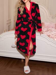 SHEIN Bata con capucha de peluche cálida y de contraste de color en forma de corazón para mujer, esponjosa, de invierno - Multicolor - Ver 3