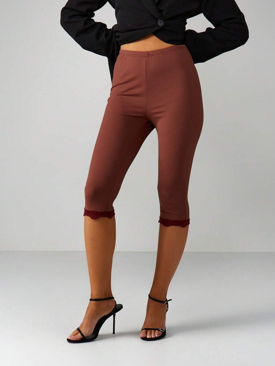 MISSGUIDED Pantaloni Capri cu talie înaltă și tiv din dantelă pentru femei, ținute casual de vară - Cămilă - Vizualizare 1