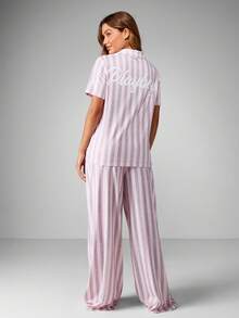 Missguided x Playboy Conjunto de Pijama Listrado de Natal com Botões na Frente - Multicolorido - Visão 4