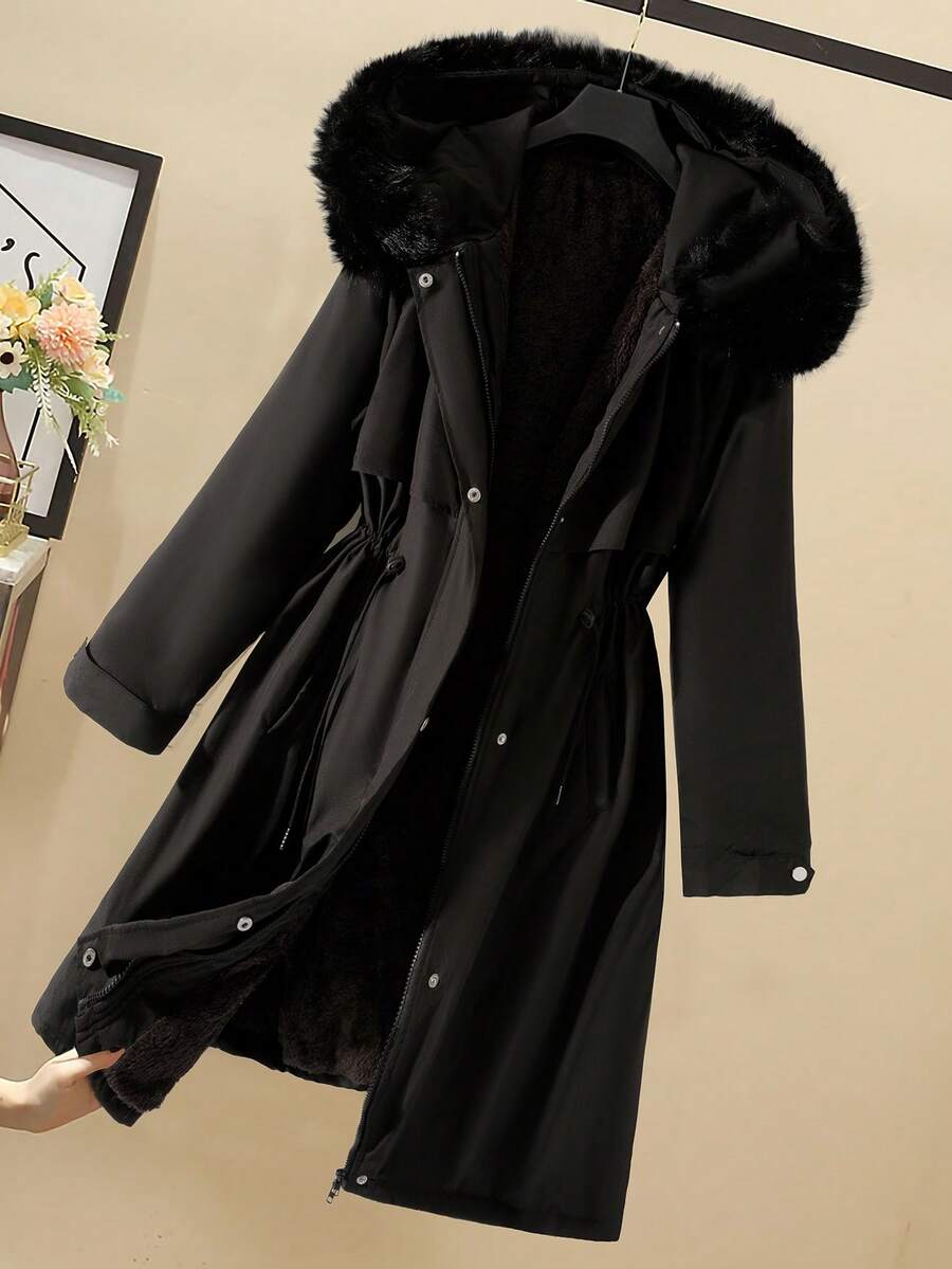 EMERY ROSE Jaqueta de Inverno Plus Size com Cordão na Cintura, Botões Decorativos nas Costas, Casaco Parka com Zíper, Capuz de Pele Sintética - Preto - Visão 1