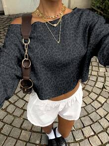 SHEIN EZwear Áo nỉ lửng trễ vai cho nữ, họa tiết da báo cổ điển, áo nỉ dày tay dài cổ tròn dáng rộng dùng để tập thể dục, khiêu vũ, sang trọng khi mặc ở sân bay và đường phố, mùa thu/đông - Màu xám đen - Xem 3