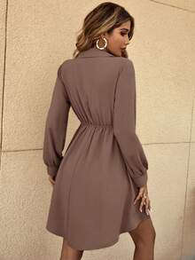 SHEIN Frenchy Gaun Kemeja Pendek Wanita Kasual Sehari-hari untuk Perjalanan, Warna Polos, dengan Ikat Pinggang, Warna Cokelat untuk Musim Semi/Gugur/Dingin - Coffee Brown - View 3