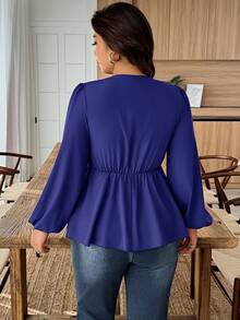 Weeklong Blus Seksi Wanita Ukuran Besar dengan Patchwork Renda, Leher V Dalam, Tali Depan, dan Lengan Lentera - Royal Blue - View 2