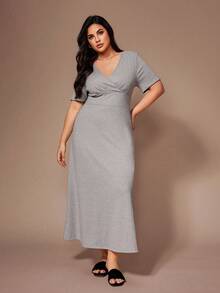 SHEIN Plus Size Casual V-Neck Short Sleeve Long Women's Nightgown - Grey - View 6