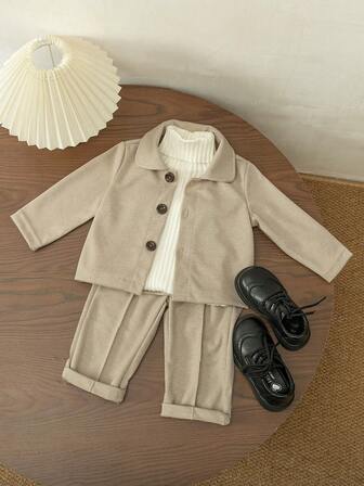 SHEIN 2 pièces Ensemble élégant de tenue de gentleman pour bébé garçon : Top à revers simple boutonnage et pantalon décontracté à taille élastique, convient pour l'automne/hiver, de 6 mois à 3 ans, costume de mode pour la compétition, la représentation, le mariage, la fête, la photographie, l'extérieur, la rentrée scolaire