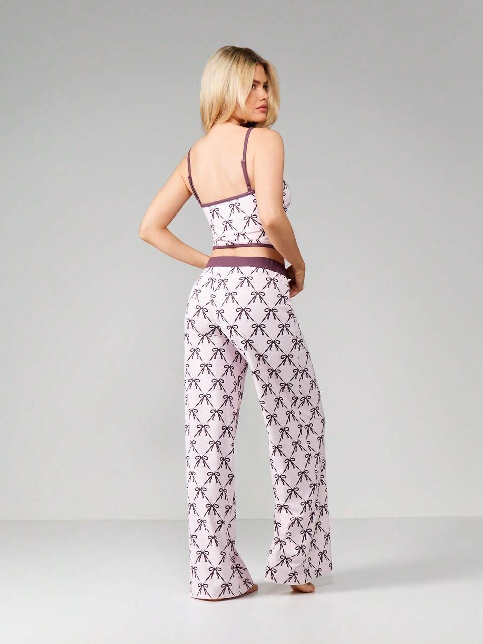 MISSGUIDED クリスマスリボン柄ラウンジセット キャミソールタンクトップ&ワイドレッグパレッツォパンツ ホームでくつろぐ