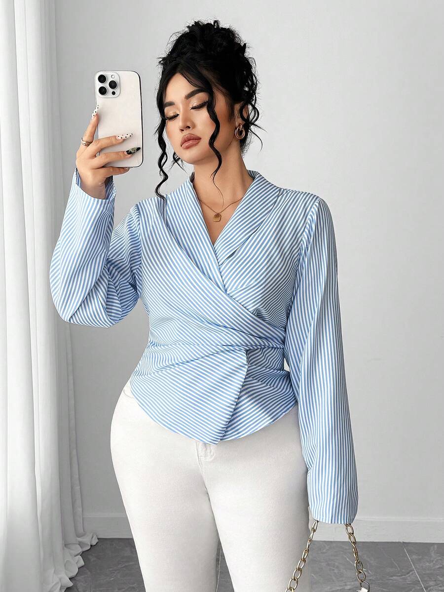 SHEIN Tall CURVE 大码优雅蓝色系腰不对称条纹衬衫 - 彩色 - 查看 1