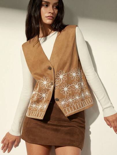 Aveloria Modichic 绒面革肩带刺绣金属纽扣背心夹克