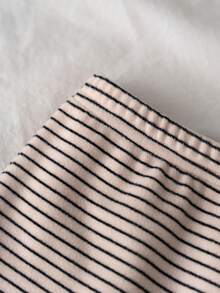 Loomiva 2 件套男婴字母图案柔软针织圆领长袖运动衫和条纹松紧腰裤套装 - 彩色 - 查看 7