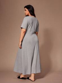SHEIN Plus Size Casual V-Neck Short Sleeve Long Women's Nightgown - Grey - View 2