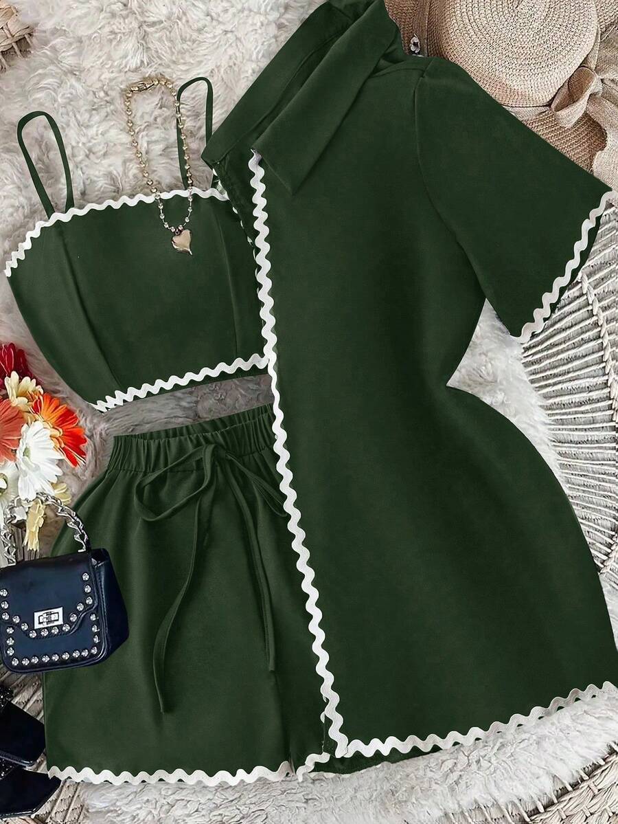 Bộ đồ thường ngày 3 món cho nữ: Áo sơ mi tay ngắn họa tiết ruy băng sóng, áo hai dây và quần short - màu xanh lá - Xem 1