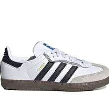Cloud White / Core Black / Gum