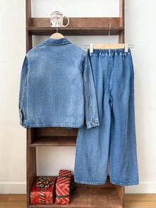 SHEIN 两件套男童时尚休闲 Y2K 复古酷炫街头返校学院风基础款简约蓝色牛仔翻领长袖外套搭配舒适宽松牛仔裤，两件套童装，适合男童日常穿着，柔软舒适，也适合儿童秋冬季派对、节日和街头服饰，以及校园穿着。 - 藍色 - 查看 3