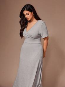 SHEIN Plus Size Casual V-Neck Short Sleeve Long Women's Nightgown - Grey - View 3