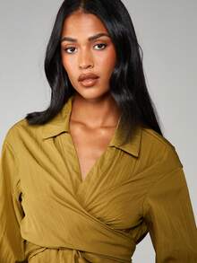 MISSGUIDED 不对称交叉前襟裹身衬衫，腰部系带设计，长袖翻领衬衫，圣诞节 - 綠色 - 查看 5