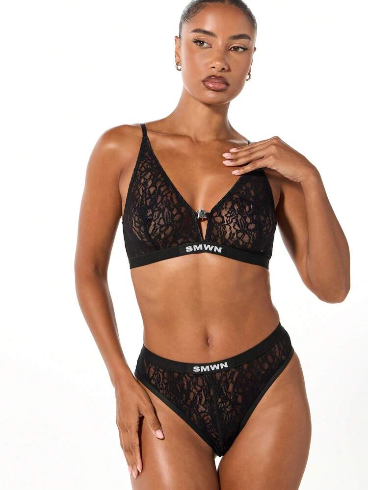 SUMWON WOMEN Lace Front Clasp Bralette With Deep V Neckline