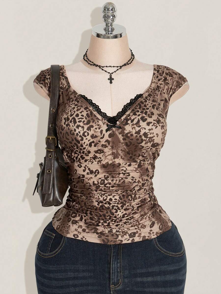 SHEIN ICON ملابس علوية نسائية بأكمام قصيرة بطبعة نمر وتطريز دانتيل، موضة صيفية، ملابس علوية نسائية بطبعة نمر، ملابس علوية أنيقة، ملابس علوية بنية، ملابس علوية جوتيك مع تطريز دانتيل - متعدد الألوان - مشاهدة 1