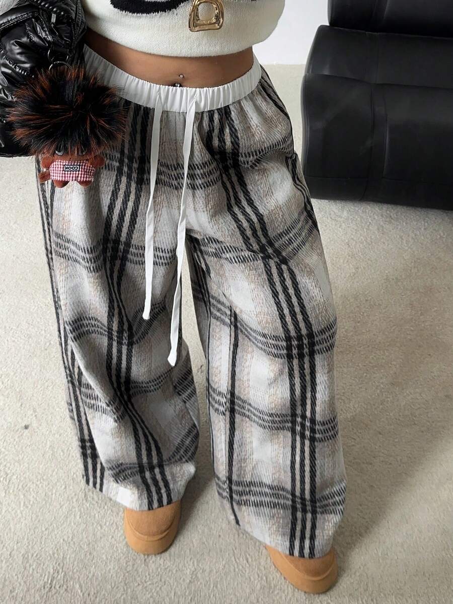 POPSWAY Plus Size Woolen Plaid Straight Leg Casual Pants - Multicolor - View 1