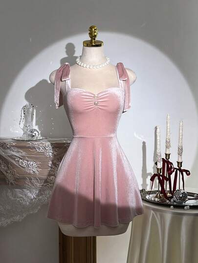 Elamini Vestido mini de línea A con cintura ceñida, hombros con lazo y sin tirantes de terciopelo vintage