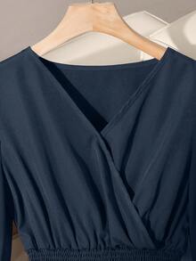 GlowEve 女式休闲V领荷叶边下摆收腰短款连衣裙 - 藏蓝色 - 查看 3