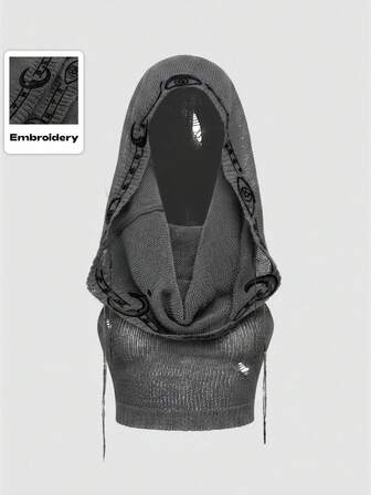 Top corto lavorato a maglia con cappuccio, frange e ricami in stile boho goth e misterioso per donne