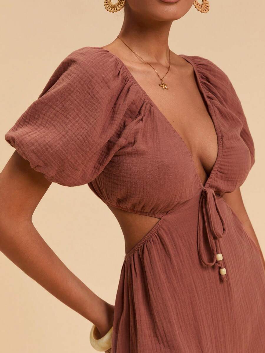 Travachic Damen einfarbiger tiefer V-Ausschnitt, sexy kurzer Jumpsuit mit Hohlmuster