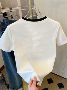 Resyla 女式简约圆领宽松T恤，饰有马标志 - 白色 - 查看 2