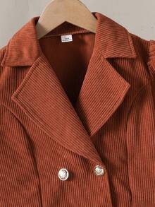 SHEIN 2 件女童套装：灯芯绒翻领双排扣短夹克、圆领长袖碎花拼布连衣裙、休闲秋季套装 - 棕色 - 查看 6